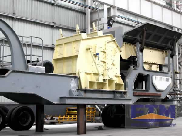 Impact mobile crusher